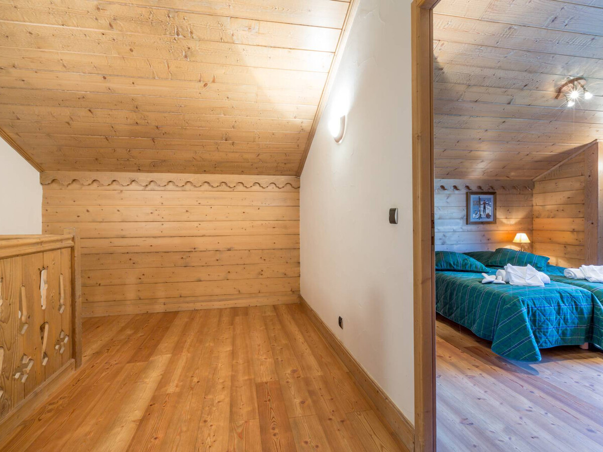 Duplex 4 Ch. 140 m² avec piscine, spa et ski aux pistes - Photo 8