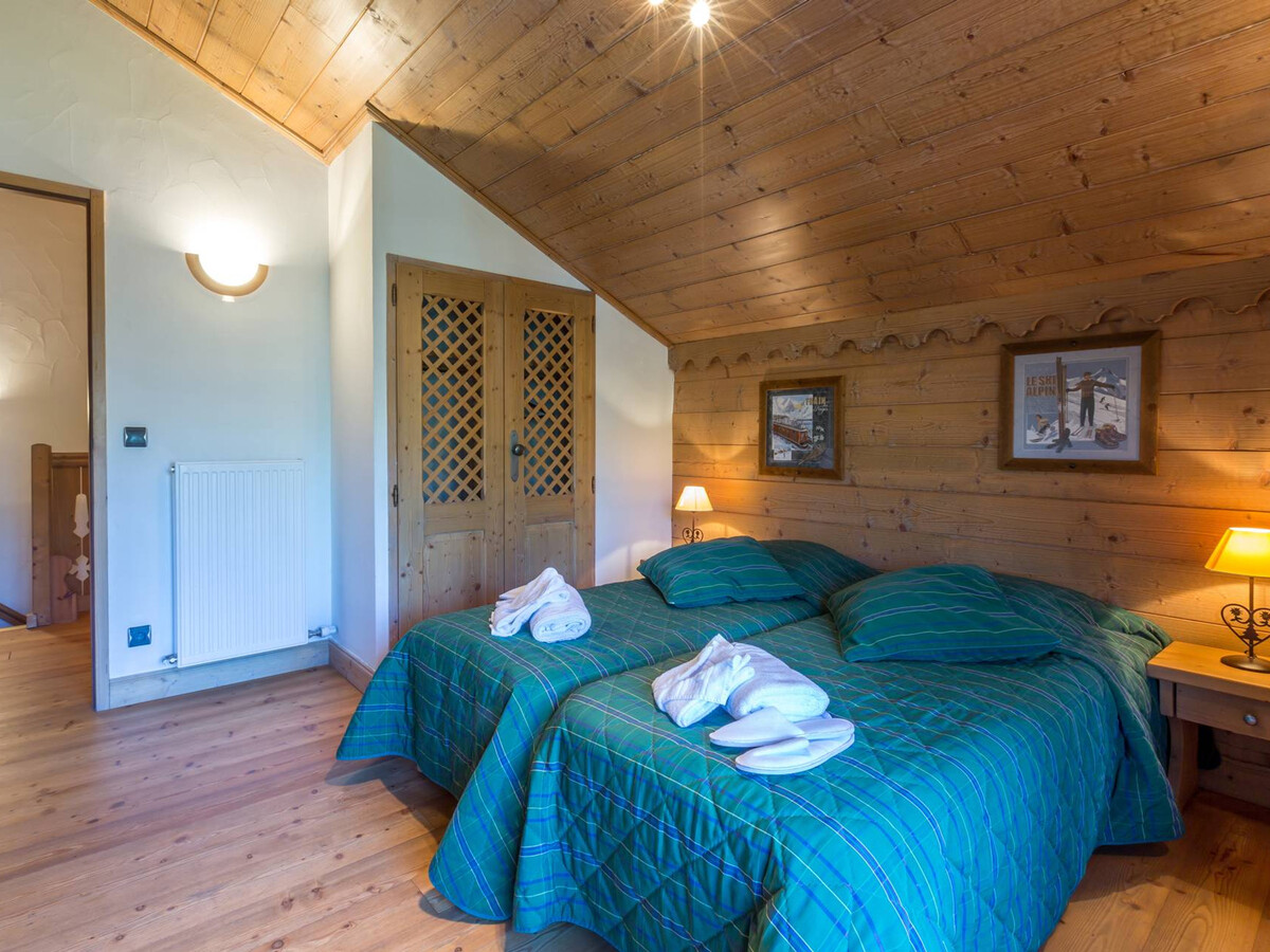 Duplex 4 Ch. 140 m² avec piscine, spa et ski aux pistes - Photo 9