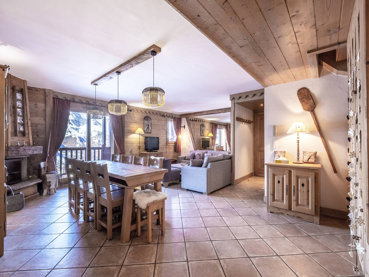 Duplex 4 Ch. 140 m² avec piscine, spa et ski aux pistes - Photo 11