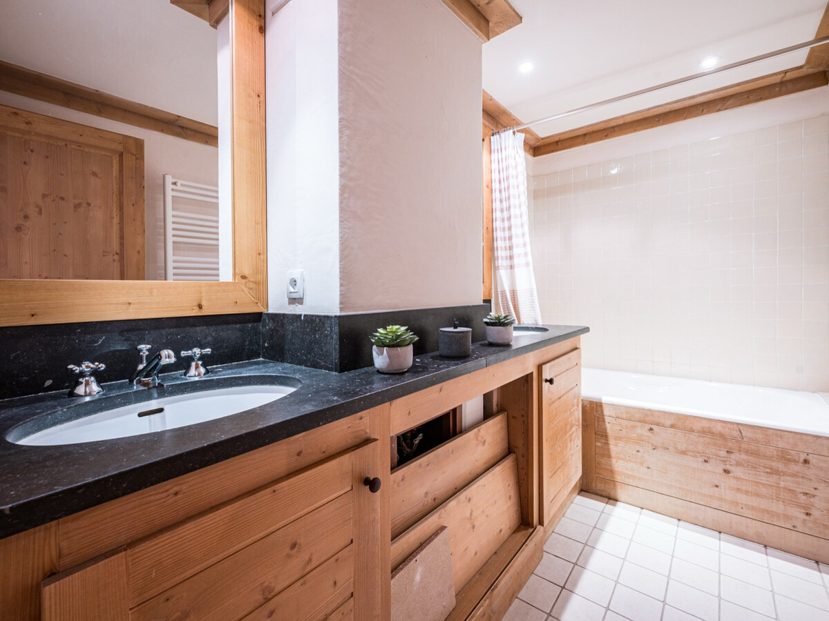 Appartement 2 chambres, skis aux pieds, parking inclus - Photo 11