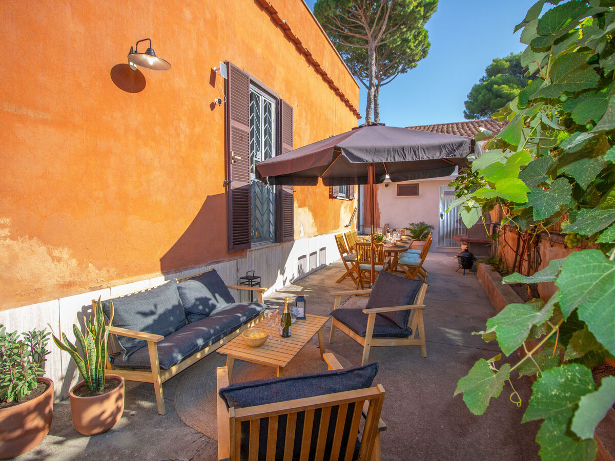Villa Randi à Anzio, 950m de la plage - Photo 1