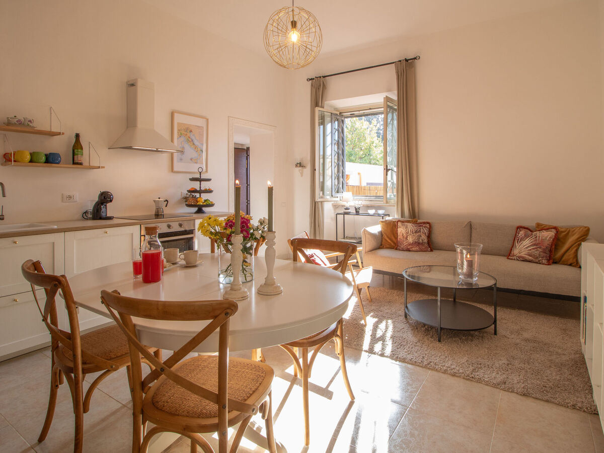 Villa Randi à Anzio, 950m de la plage - Photo 7