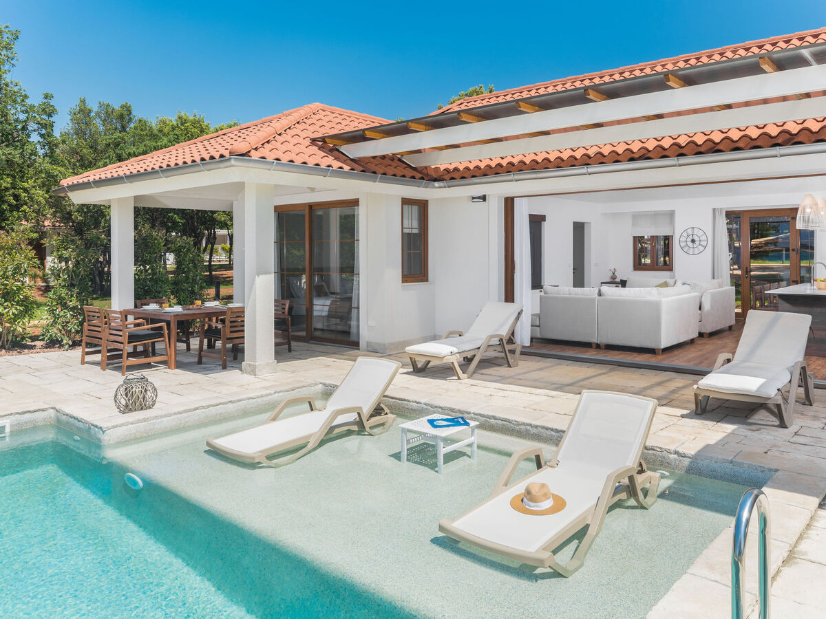Villa Porto Bus, maison 3 pièces en bord de mer à Rovinj - Photo 2