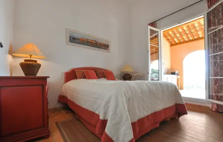 Maison vue mer avec piscine à Roquebrune-sur-Argens : photo 27