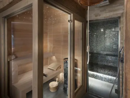 Chalet luxueux avec spa, piscine et vue sur pistes à Courchevel 1550 - Photo 10