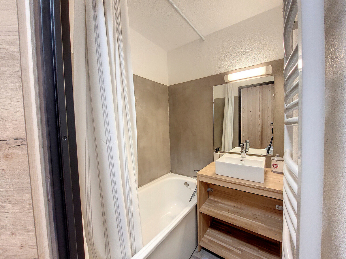Studio 26m² rénové au pied des pistes avec balcon - Photo 6