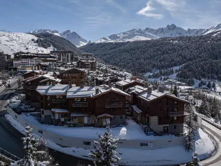Appartement neuf à Courchevel avec WiFi et parking : photo 15