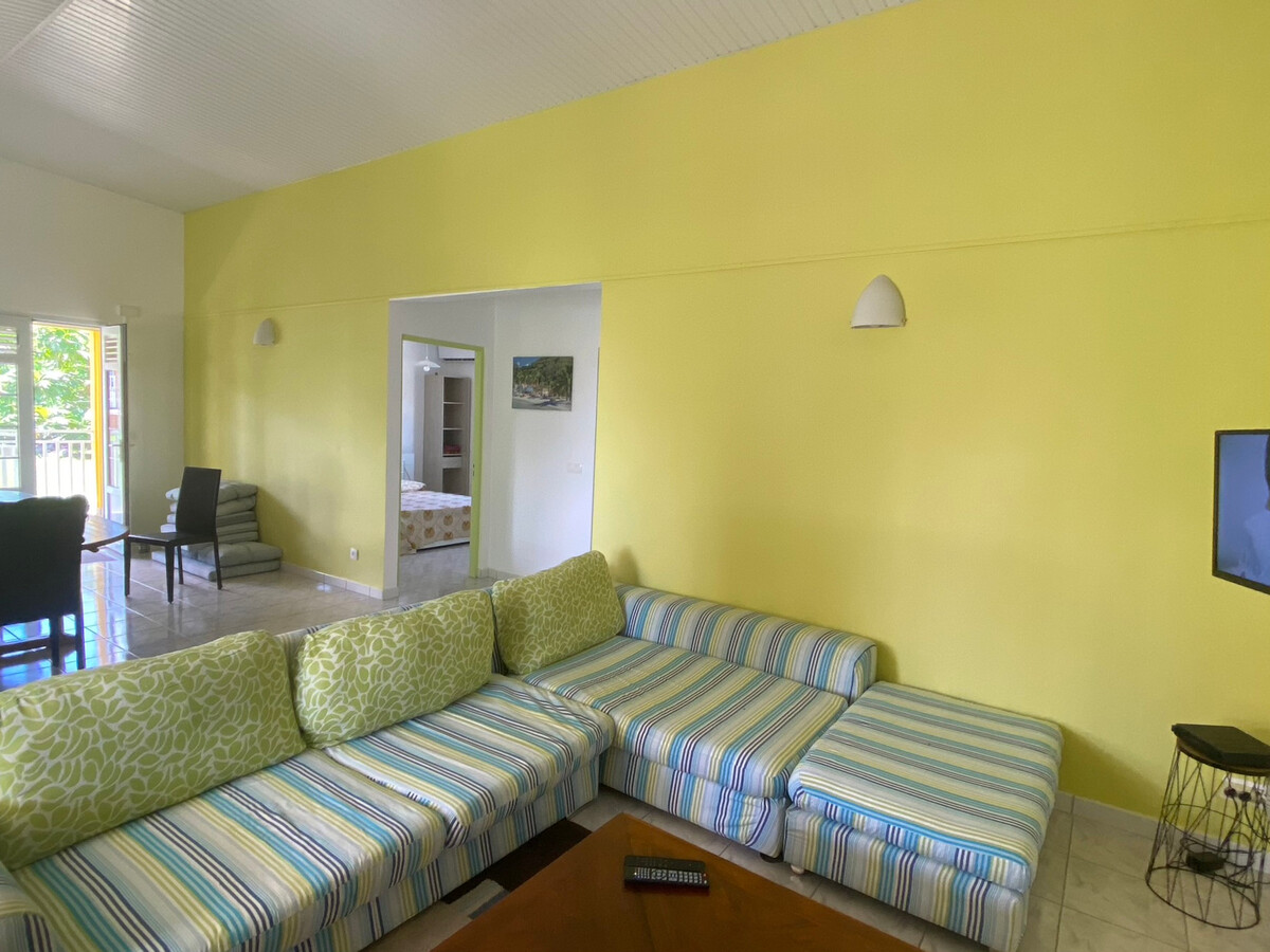 Appartement F3 vue Marina, plage à pied aux Trois-Ilets - Photo 2
