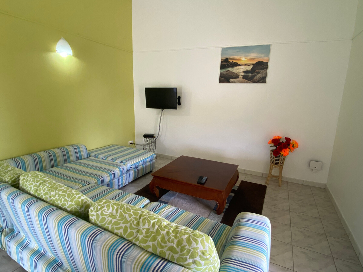 Appartement F3 vue Marina, plage à pied aux Trois-Ilets - Photo 3