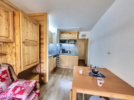 Studio Le Corbier, balcon sud vue pistes, skis au pied : photo 4