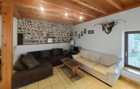 Ferme rénovée 6 personnes à Bas-en-Basset, poêle bois : photo 3