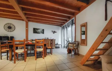 Ferme rénovée 6 personnes à Bas-en-Basset, poêle bois : photo 5