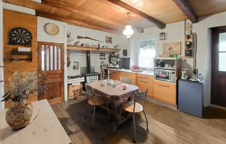 Ferme rénovée 6 personnes à Bas-en-Basset, poêle bois : photo 6