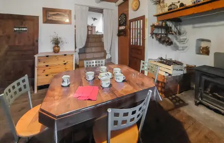 Ferme rénovée 6 personnes à Bas-en-Basset, poêle bois : photo 7
