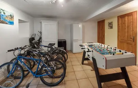 Ferme rénovée 6 personnes à Bas-en-Basset, poêle bois : photo 9