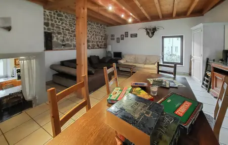 Ferme rénovée 6 personnes à Bas-en-Basset, poêle bois : photo 10