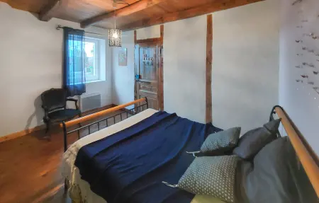 Ferme rénovée 6 personnes à Bas-en-Basset, poêle bois : photo 17