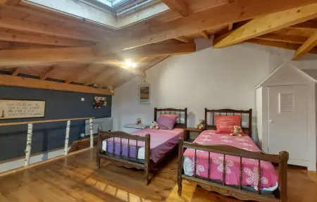 Ferme rénovée 6 personnes à Bas-en-Basset, poêle bois : photo 20