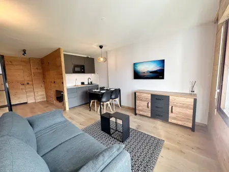 Location appartement à Samoëns, Studio moderne avec balcon et parking dans Samoëns