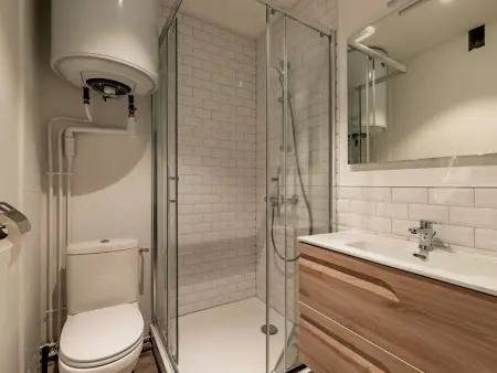 Studio moderne pour 2 personnes avec cuisine équipée et TV à Gourette - Photo 3