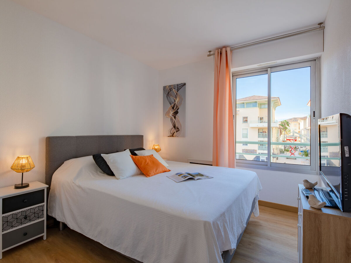 Appartement 2 pièces rénové 2023 à Fréjus, 150 m mer - Photo 4