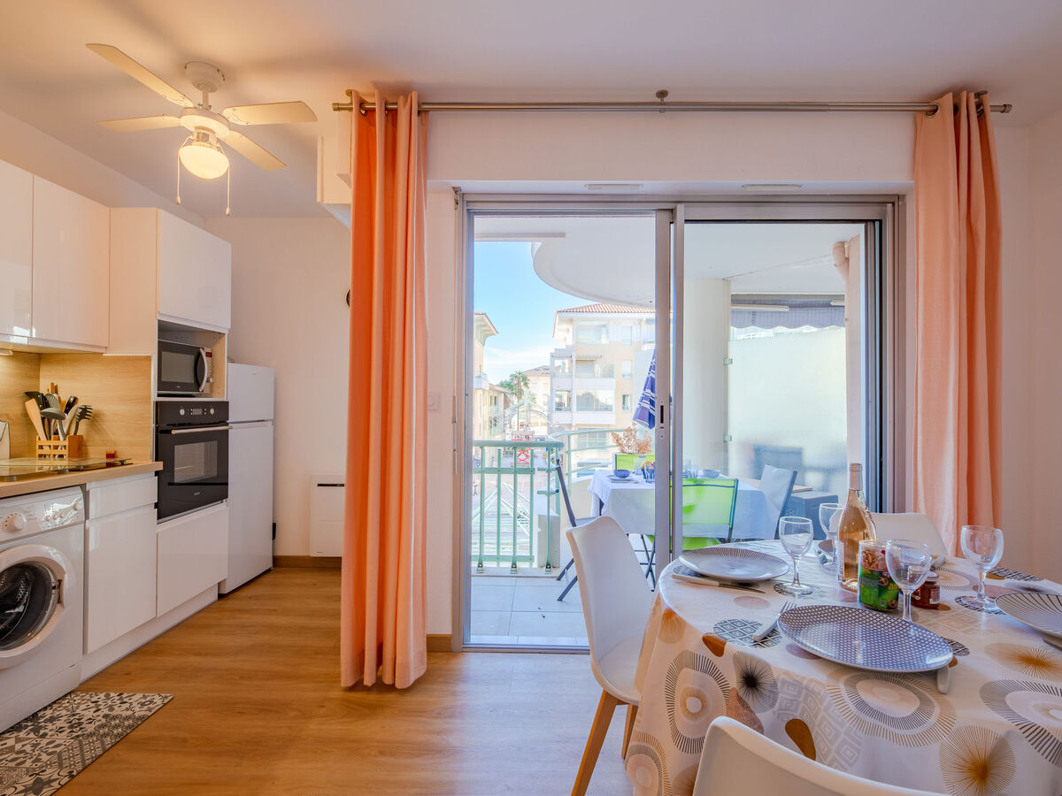 Appartement 2 pièces rénové 2023 à Fréjus, 150 m mer - Photo 11