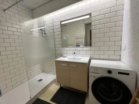 Studio rénové 39m² au pied des pistes avec balcon : photo 8