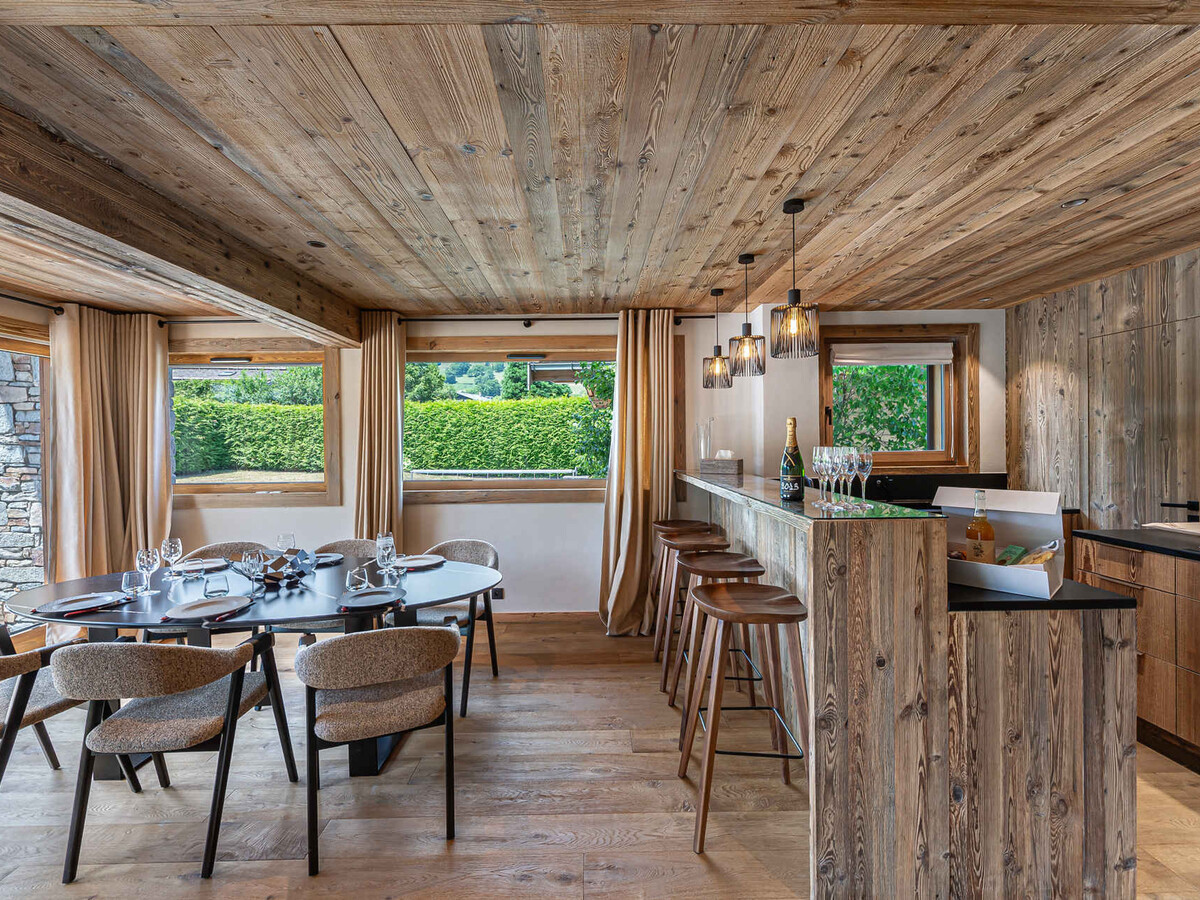 Chalet de luxe avec piscine et espace jeux, proche centre de Megève - Photo 4