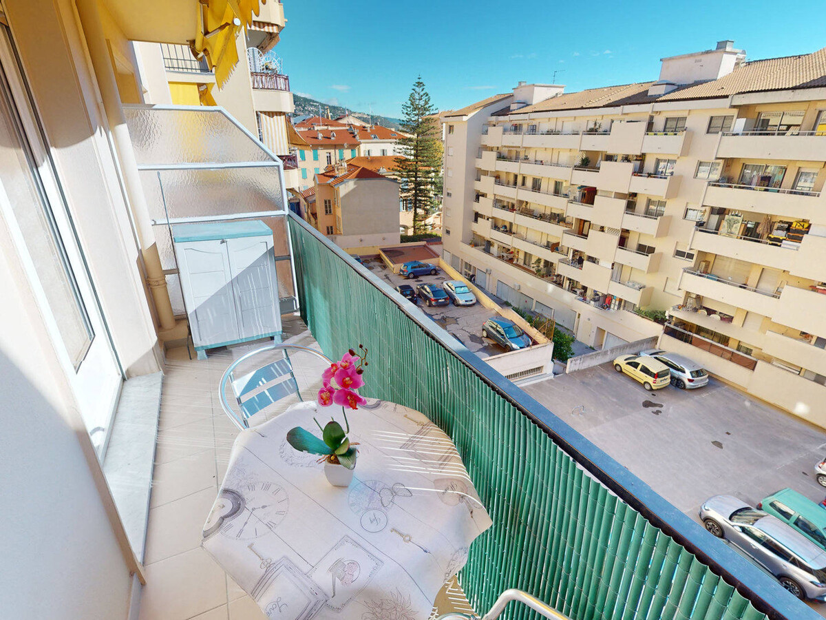 Appartement climatisé 42m² avec balcon, centre Menton - Photo 5