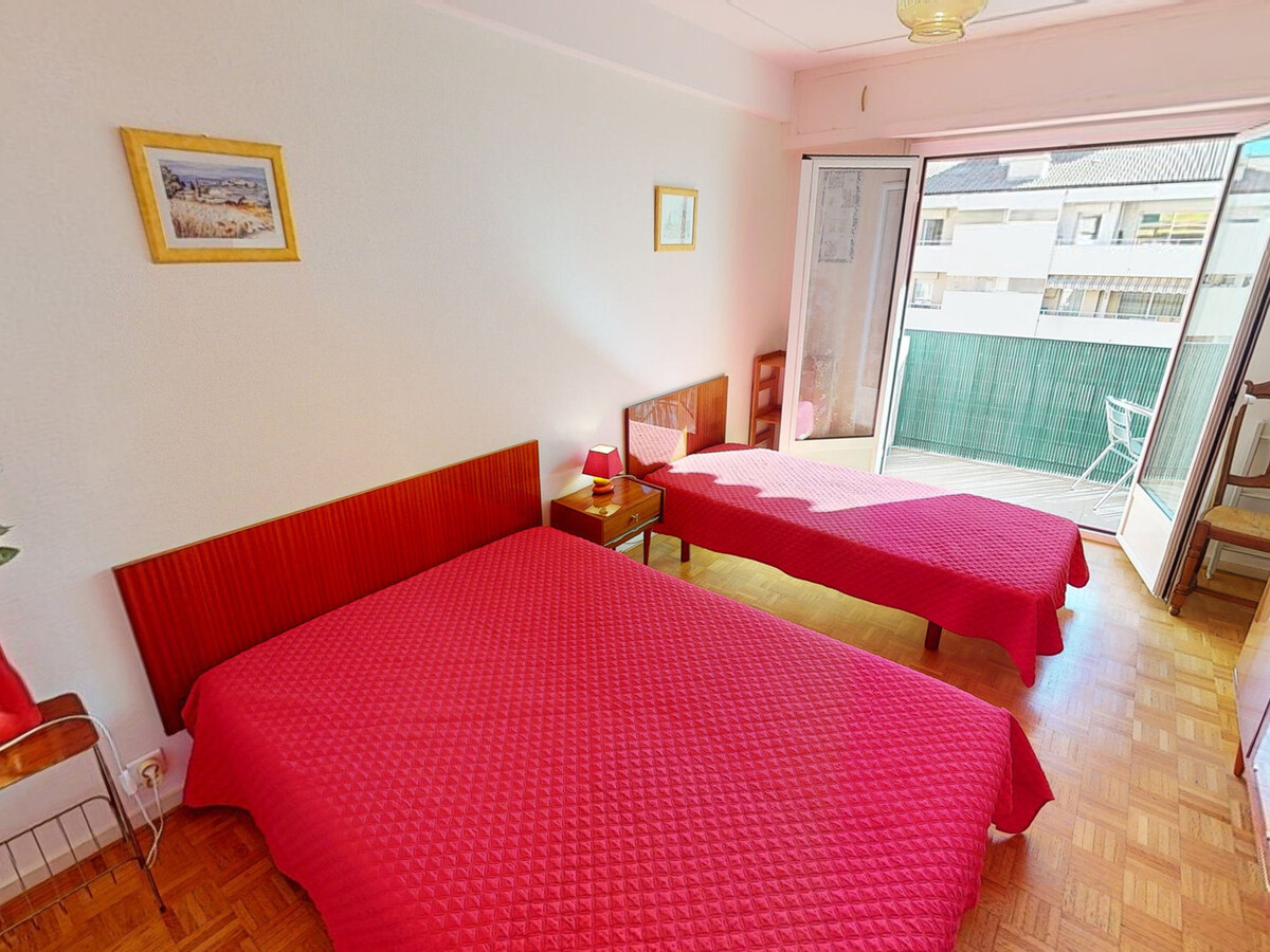 Appartement climatisé 42m² avec balcon, centre Menton - Photo 6