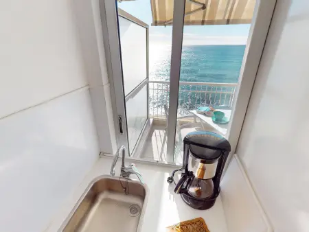 Studio climatisé face mer à Menton, terrasse et Wi-Fi : photo 7