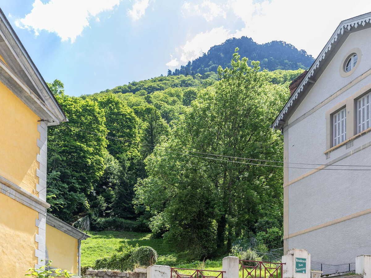 T2 rénové face aux thermes César à Cauterets - Photo 13