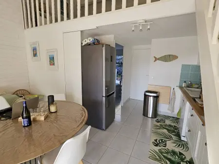 Maison mitoyenne T3 avec piscine, clim, parking, animaux acceptés - Photo 13