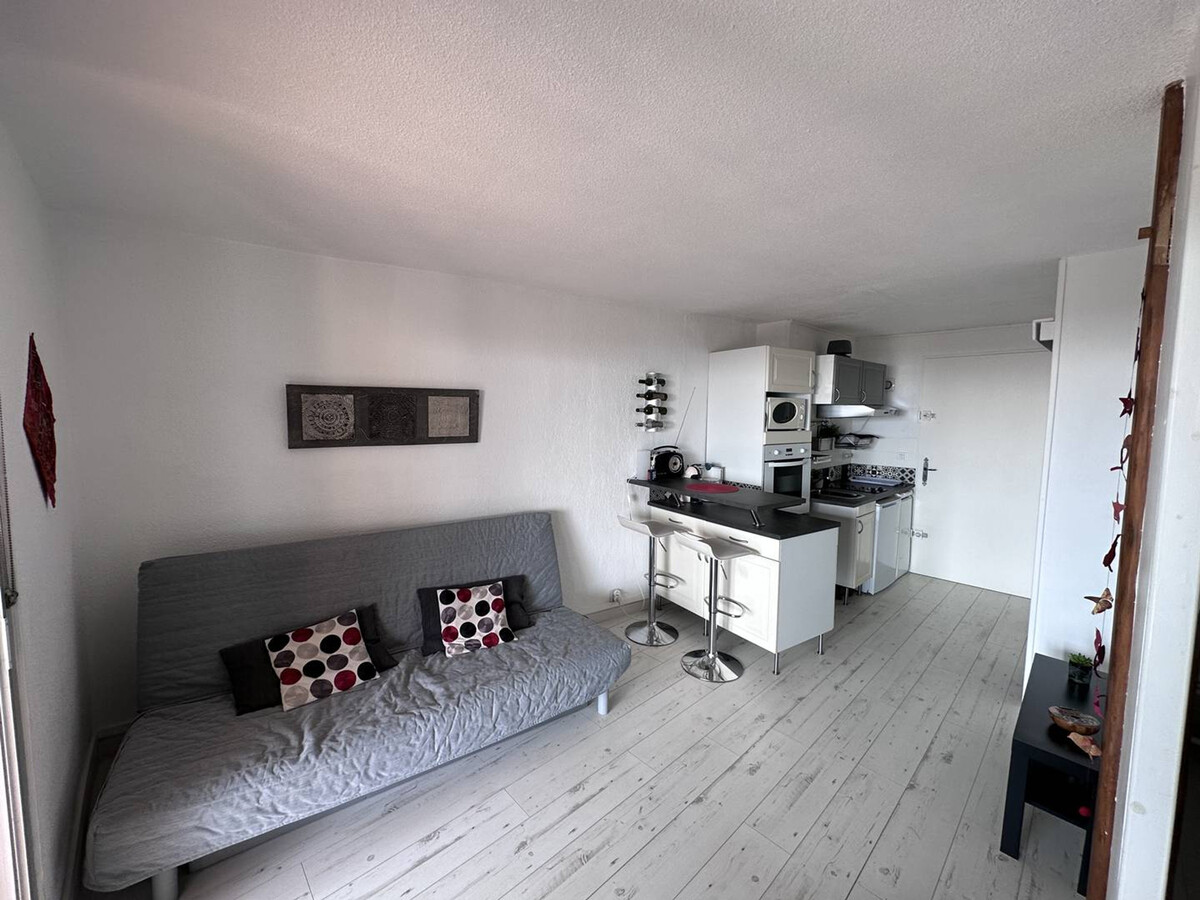 T2 aux Issambres : terrasse vue mer, piscine et parking - Photo 4