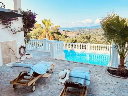 Villa moderne 6 CH pour 12 avec piscine privée, clim et parking aux Issambres - Photo 4
