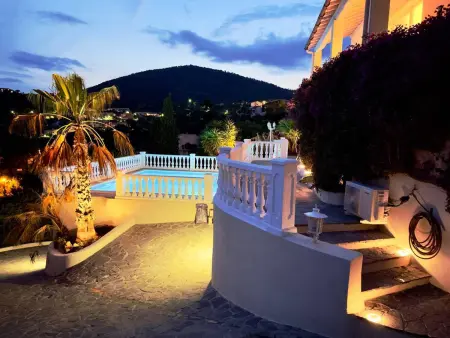 Villa moderne 6 CH pour 12 avec piscine privée, clim et parking aux Issambres - Photo 7