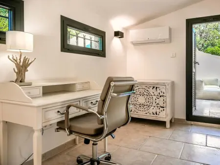 Villa moderne 6 CH pour 12 avec piscine privée, clim et parking aux Issambres - Photo 24
