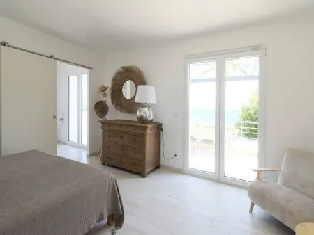 Villa pieds dans l'eau pour 10 personnes avec piscine, clim et Wi-Fi - Photo 9