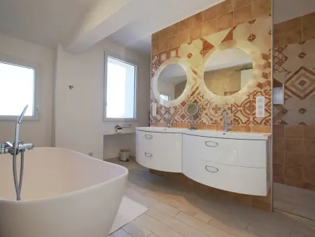 Villa pieds dans l'eau pour 10 personnes avec piscine, clim et Wi-Fi - Photo 14