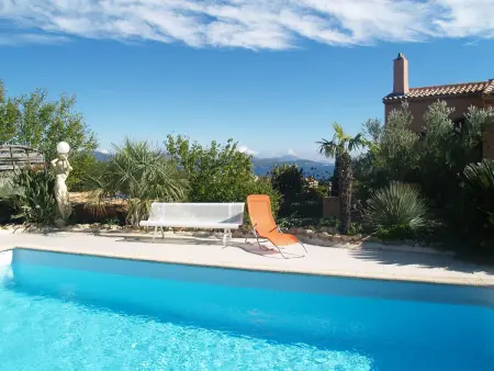 Location villa à Les Issambres, Grande villa 6 chambres avec piscine privée chauffée, vue mer, climatisation et jardin