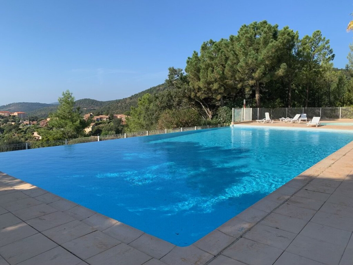 T2 35 m² face à St-Tropez, piscine et terrasse - Photo 1