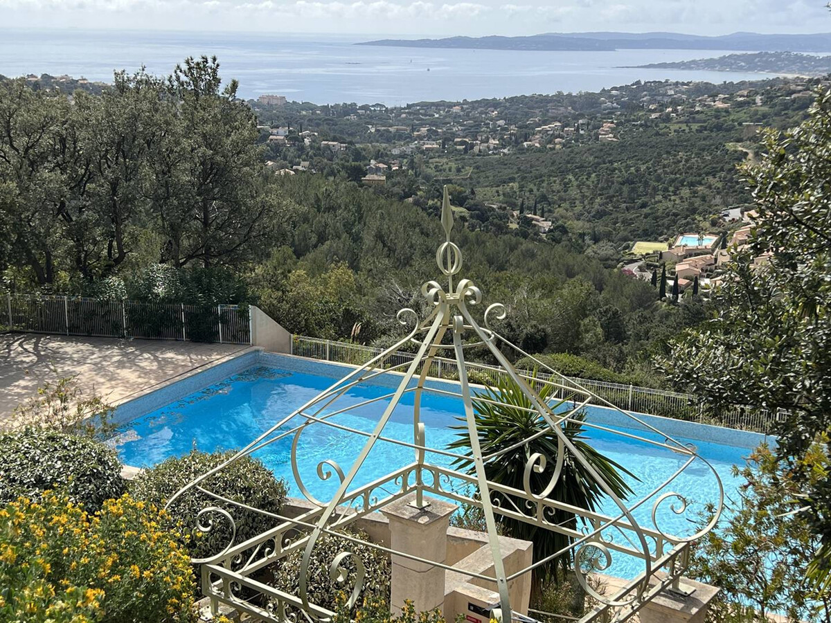 T2 35 m² face à St-Tropez, piscine et terrasse - Photo 14