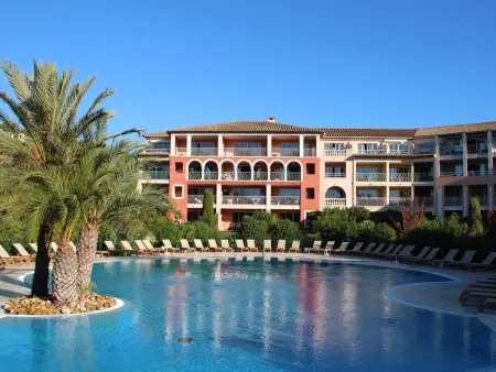 Charmant T2 climatisé avec terrasse et piscine, proche plages et commerces : photo 12
