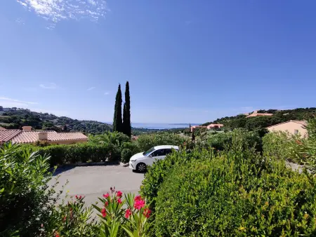 Appartement avec jardinet, terrasse, piscine et parking aux Issambres - Photo 1