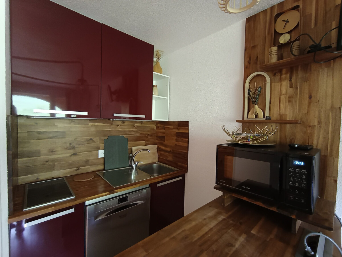 Appartement rénové plein sud aux pieds des pistes - Photo 5