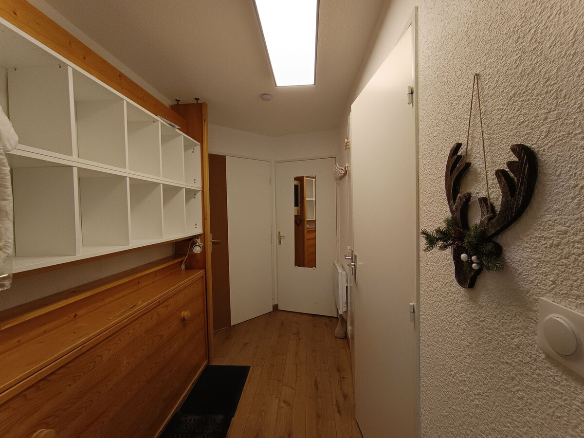 Appartement rénové plein sud aux pieds des pistes - Photo 9