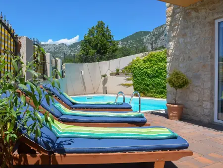 Maison Esther avec piscine chauffée à Crikvenica