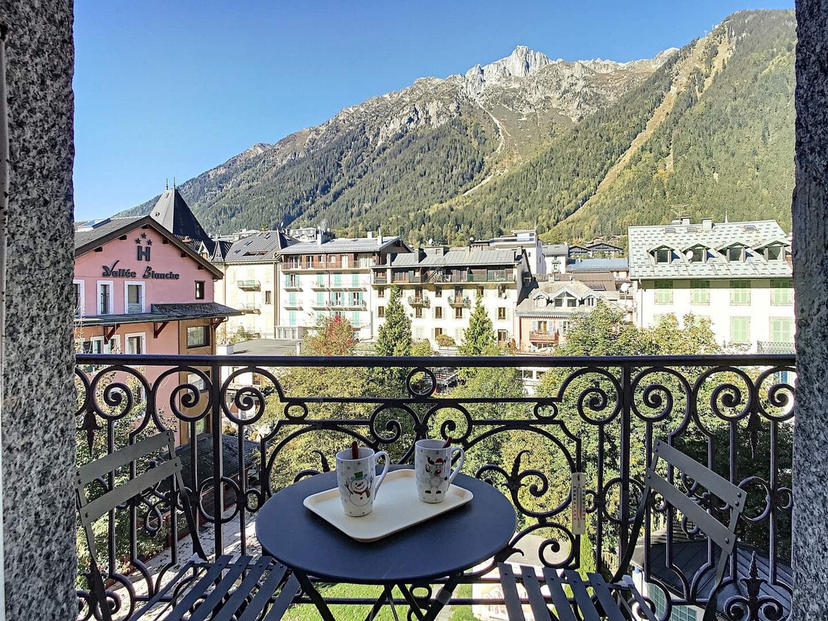 Appartement 8 pers, balcon & vue montagnes à Chamonix - Photo 2