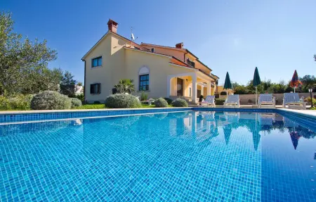 Location maison à Tinjan