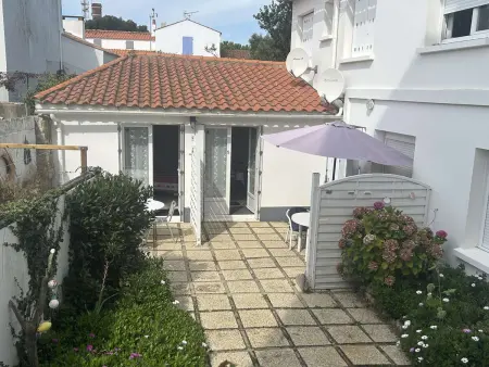 Location maison à Noirmoutier en l'Île, Maison près du port, avec cour, terrasse équipée, à 400m de la plage